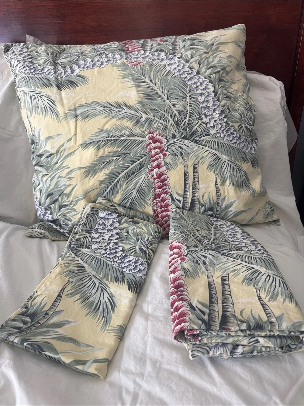 Tommy Bahama set of 3 Decorative Tropical Palm Euro sham cover in Yellow.